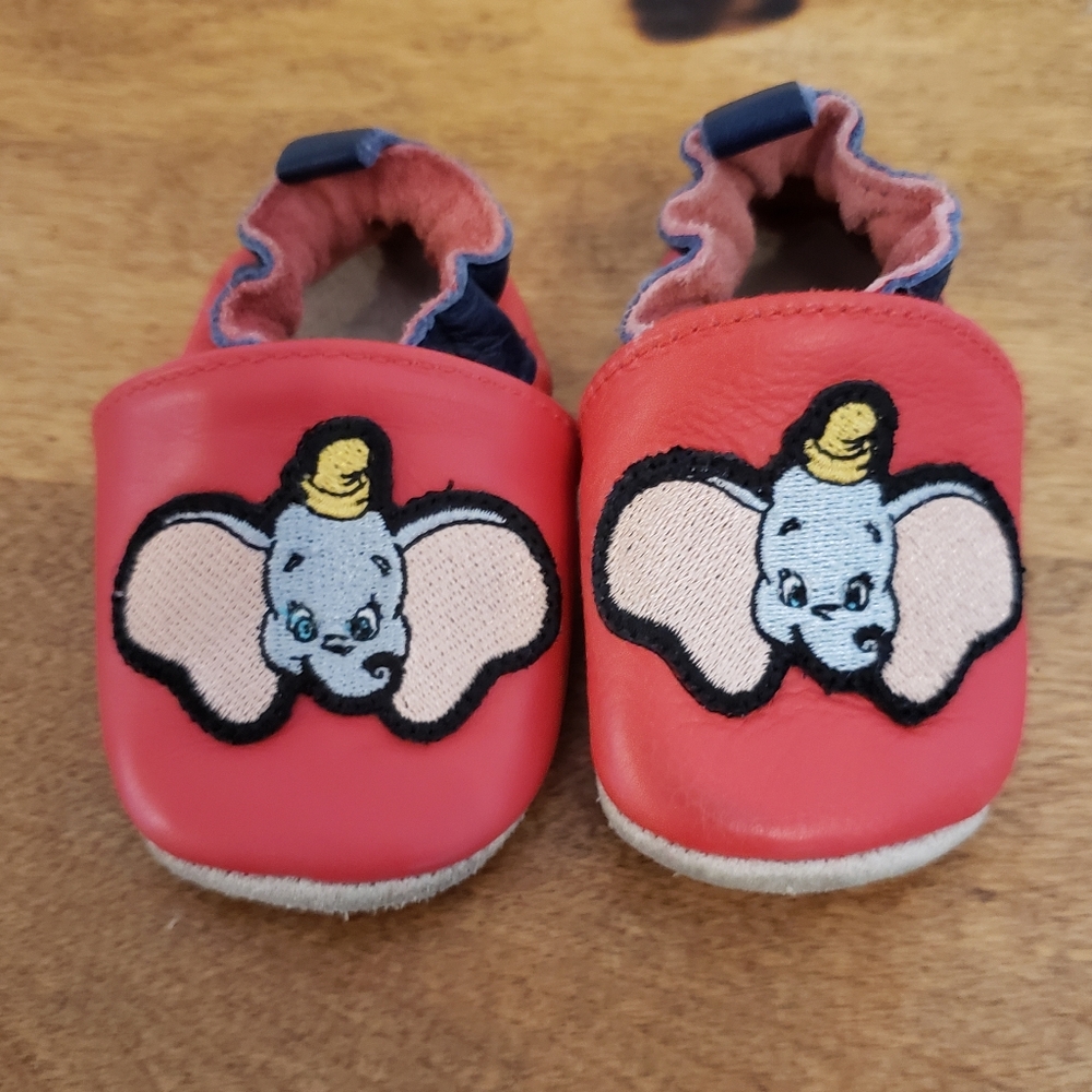 Disney store Dumbo infant leather shoes slippers